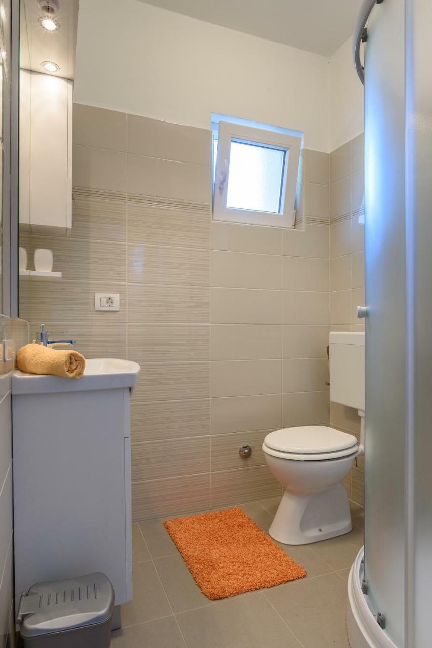 Apartment Perusko พูลา ภายนอก รูปภาพ